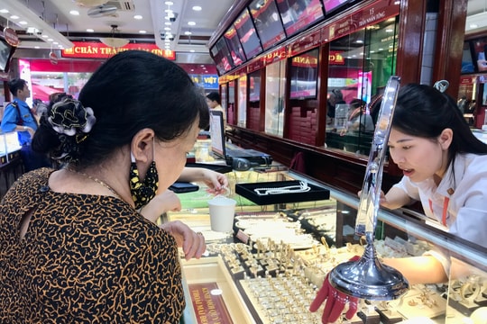 Sáng 22-7, giá vàng tăng mạnh lên mức cao nhất hơn 2 tháng qua