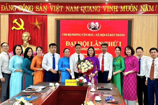 Các chi bộ trực thuộc Đảng bộ UBND xã Bát Tràng tổ chức Đại hội lần thứ I