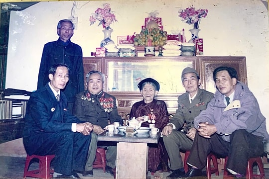 Ba con trai liệt sĩ và Bà mẹ Việt Nam anh hùng