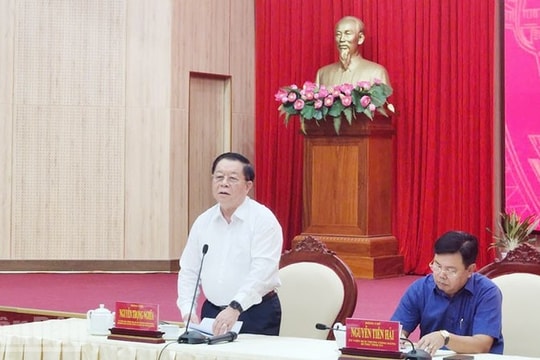 Đồng chí Nguyễn Trọng Nghĩa làm việc với Tỉnh ủy An Giang