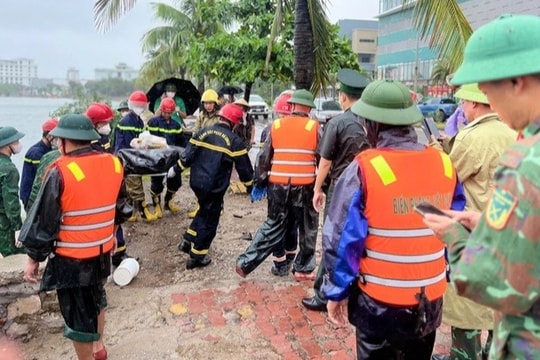 Phát hiện thêm thi thể mất tích trong vụ lật tàu ở Quảng Ninh