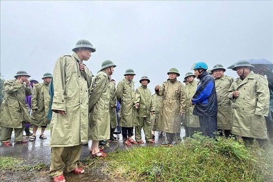 Đưa người dân khu vực nguy hiểm đến nơi an toàn, chủ động ứng phó hoàn lưu sau bão