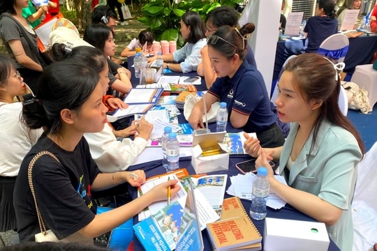 [Podcast] Điểm sàn ngành sức khỏe giảm: Cơ hội rộng mở cho thí sinh