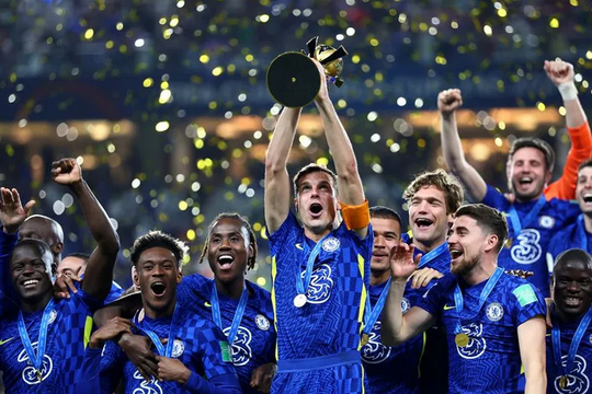 FIFA gây tranh cãi khi tước danh hiệu "vô địch thế giới" của 8 CLB hàng đầu