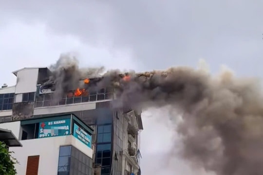 Dập tắt nhanh đám cháy nhà dân trên đường Giải Phóng, không thiệt hại về người