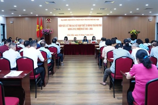 Đại biểu Hội đồng nhân dân Thành phố tiếp xúc cử tri tại 3 phường Cầu Giấy, Nghĩa Đô, Yên Hòa