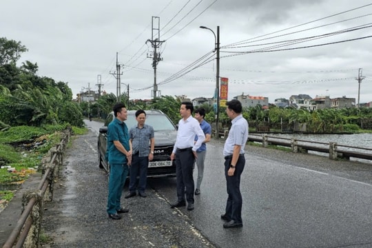 Lãnh đạo xã Gia Lâm kiểm tra công tác phòng, chống lụt bão trên địa bàn