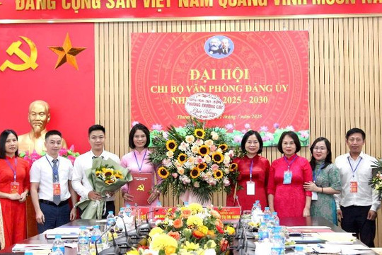 Văn phòng Đảng ủy phường Thượng Cát quyết tâm số hóa, đẩy mạnh ứng dụng thông tin và chuyển đổi số