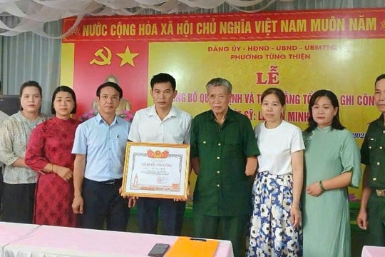 Phường Tùng Thiện: Nhiều hoạt động tưởng nhớ và tri ân anh hùng liệt sĩ