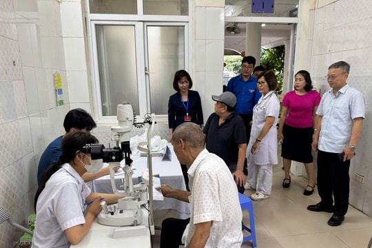 Phường Bồ Đề Khám bệnh, cấp phát thuốc miễn phí tri ân người có công