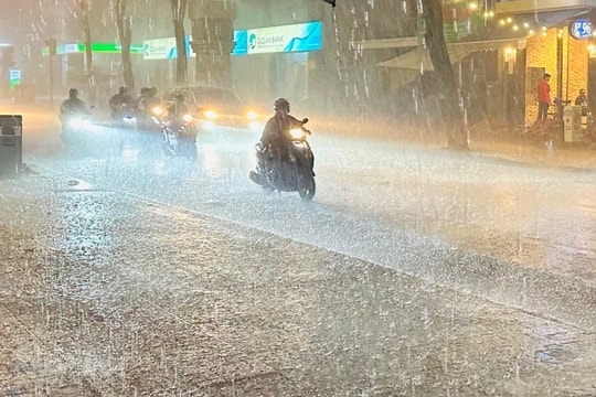 Thời tiết ngày 23/7: Cảnh báo mưa cường suất lớn
