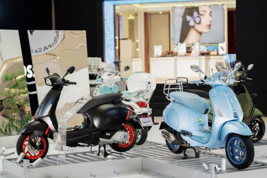 Piaggio mở triển lãm nghệ thuật trưng bày Vespa thế hệ mới tại TP.HCM