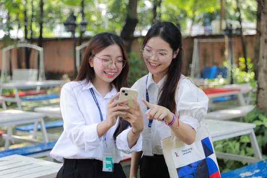 Nhiều trường đại học công bố điểm sàn, mở rộng xét tuyển bằng chứng chỉ quốc tế