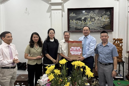 Tri ân các gia đình chính sách, người có công tiếp nối truyền thống "Uống nước nhớ nguồn"