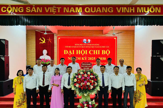 Đại hội Chi bộ cơ quan Ủy ban Mặt trận tổ quốc xã Phú Cát khoá I, nhiệm kỳ 2025 – 2030 Nâng cao chất lượng hoạt động của Ủy ban Mặt trận tổ quốc, các tổ chính trị - xã hội trong  kỷ nguyên mới