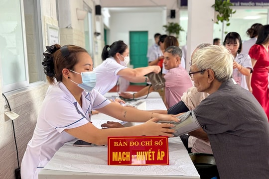 Xã Thanh Trì: Khám bệnh, tư vấn sức khỏe, cấp thuốc cho 273 đối tượng chính sách