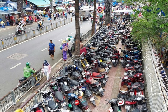TP Hồ Chí Minh nghiên cứu lắp camera giám sát lấn chiếm vỉa hè