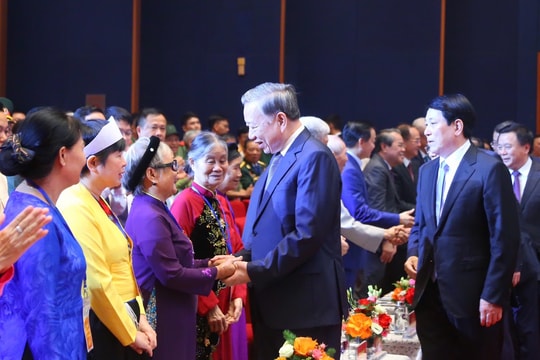 Lãnh đạo Đảng, Nhà nước gặp mặt 250 đại biểu người có công, nhân chứng lịch sử