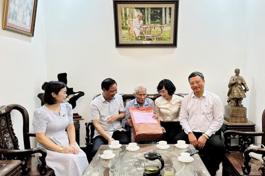 Phường Ngọc Hà: Hơn 300 triệu đồng ủng hộ Quỹ “Đền ơn đáp nghĩa”