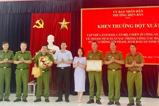 Đà Nẵng: Khen thưởng đột xuất Công an phường Điện Bàn