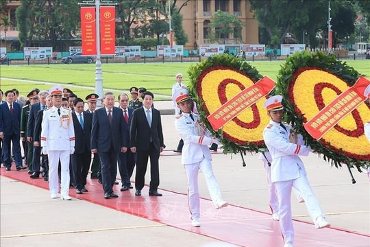 Lãnh đạo Đảng, Nhà nước vào Lăng viếng Chủ tịch Hồ Chí Minh, tưởng niệm các Anh hùng liệt sĩ