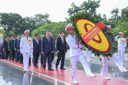 Lãnh đạo Đảng, Nhà nước và TP tưởng niệm các anh hùng liệt sĩ