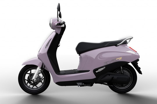 VinFast ra mắt xe máy điện Evo Grand với 2 pin có thể tháo rời, đi được tới 262 km/lần sạc