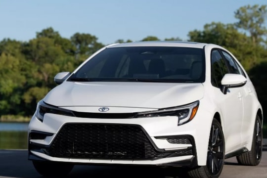 Toyota Corolla 2026 lộ diện: Giữ nguyên thiết kế, thêm loạt công nghệ mới