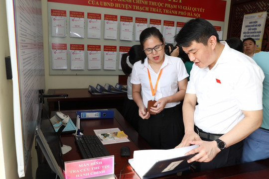 Tiếp tục hoàn thiện tổ chức bộ máy của hệ thống chính trị, chuẩn bị Đại hội đảng bộ các cấp