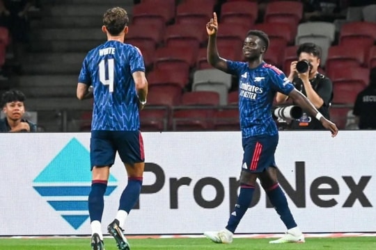 Saka ghi bàn duy nhất, Arsenal đánh bại AC Milan