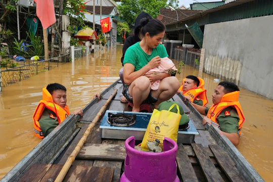 Hàng triệu tấm lòng hướng về đồng bào vùng lũ Nghệ An
