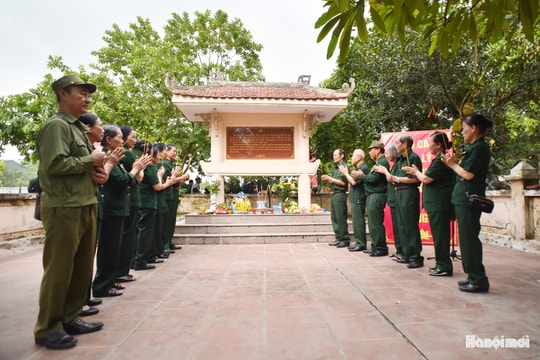 Hà Nội: Dâng hương tưởng niệm các Anh hùng liệt sĩ thanh niên xung phong