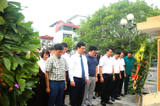 Hà Nội Phường Yên Sở dâng hương, dâng hoa tưởng niệm các Anh hùng liệt sĩ