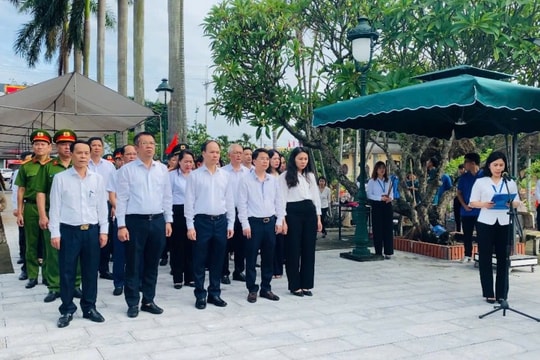 Phường Việt Hưng (Hà Nội) Dâng hương tưởng niệm các anh hùng liệt sĩ, tri ân người có công