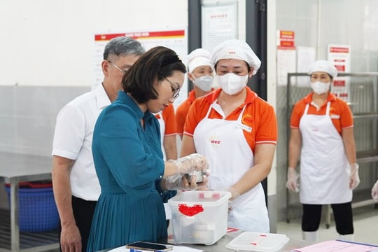 Tăng cường lấy mẫu kiểm nghiệm thực phẩm