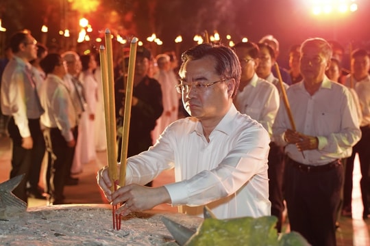 TP Hồ Chí Minh Hơn 25.000 ngọn nến thắp sáng tinh thần bất diệt của các Anh hùng liệt sĩ