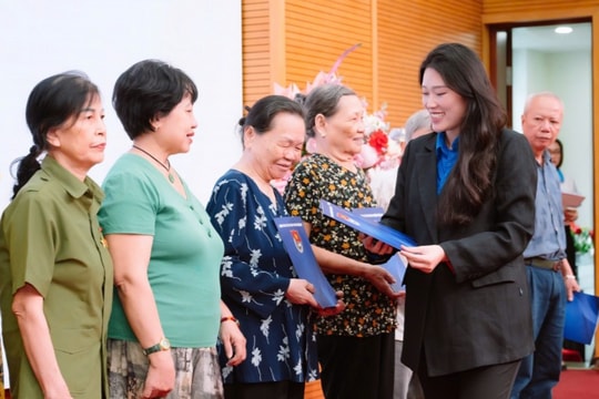 Ấm lòng người có công từ những điều giản dị