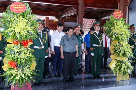 Thủ tướng dâng hương tưởng niệm Tổng Bí thư Lê Duẩn
