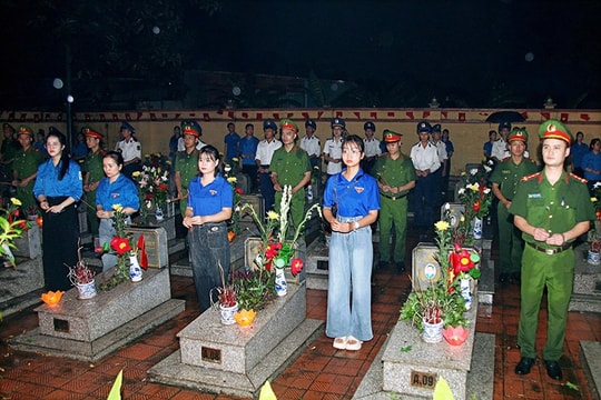 Tuổi trẻ phường Tây Mỗ, Đại Mỗ Thắp nến tri ân, lan tỏa truyền thống uống nước nhớ nguồn