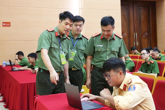Công an thành phố Hà Nội: Cấp bách chuyển đổi số để thực hiện mô hình 2 cấp