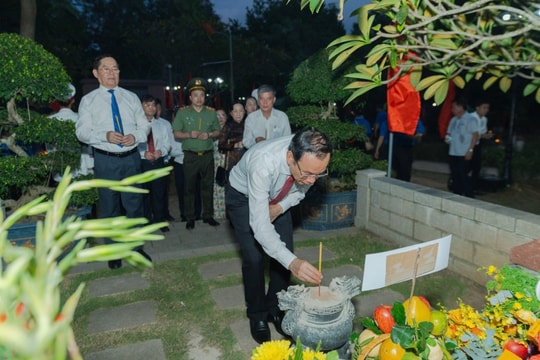 TP Hồ Chí Minh đời đời nhớ ơn các anh hùng, liệt sĩ