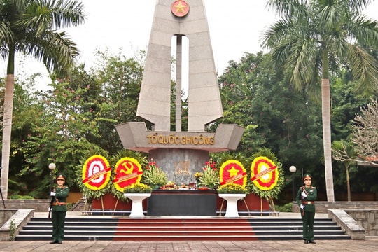 Canh giấc ngủ cho các anh trong lòng đất mẹ