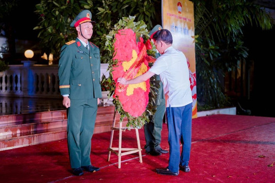 Đêm thắp nến thiêng liêng ở phường Tây Hồ