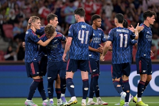 Rượt đuổi kịch tính, Arsenal ngược dòng đánh bại Newcastle nhờ tài năng 15 tuổi