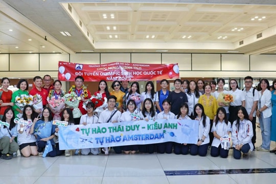 Học sinh Việt Nam rạng rỡ trở về từ Olympic Sinh học quốc tế