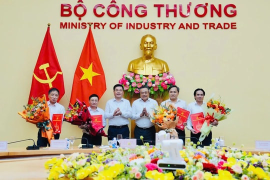 Hà Nội Chuyển giao 4 tổ chức Đảng về trực thuộc Đảng bộ Bộ Công thương
