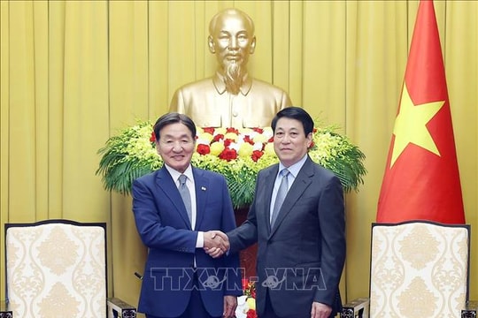 Chủ tịch nước Lương Cường tiếp Đặc phái viên của Tổng thống Hàn Quốc