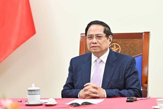 Thủ tướng Phạm Minh Chính điện đàm với Thủ tướng Malaysia Anwar Ibrahim