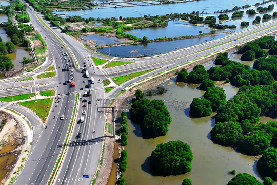 Thênh thang đường ven biển Vũng Tàu - Bình Thuận