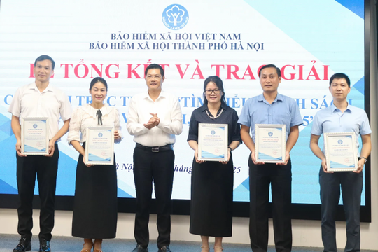 Trao giải Cuộc thi trực tuyến “Tìm hiểu chính sách, pháp luật về BHXH, BHYT”